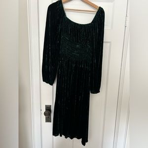 Holiday edition Hill House Home Jasmine nap dress, emerald velvet